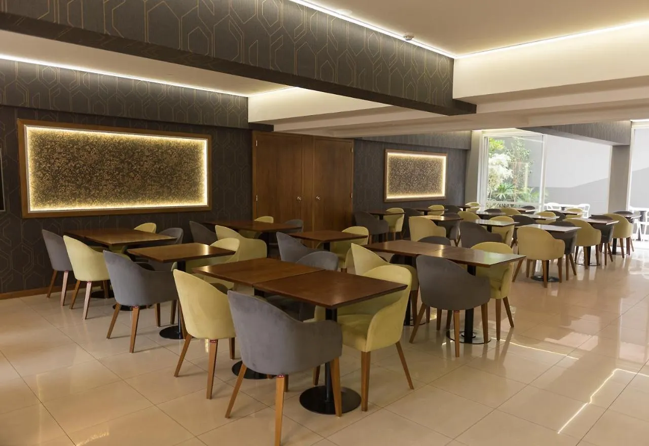 ***  Urbana Class Hotel Mendoza Argentina